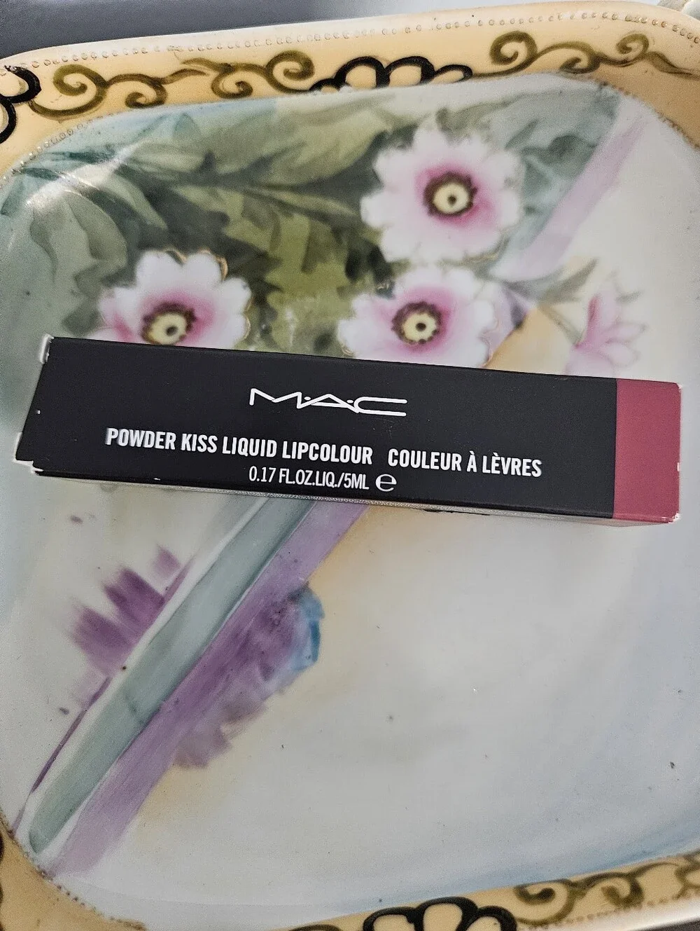 MAC Cosmetics Kiss Liquid Lipcolour -